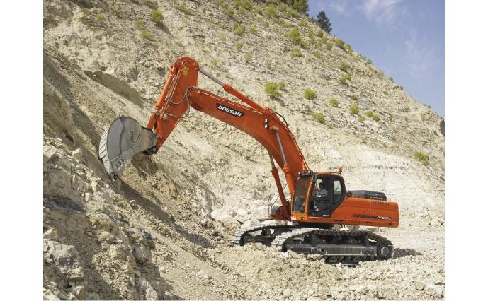 Buy DOOSAN - Excavator - DX520LCA Online | Machinery for Rent | Qetaat.com