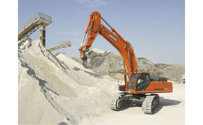 Buy DOOSAN - Excavator - DX520LCA Online | Machinery for Rent | Qetaat.com