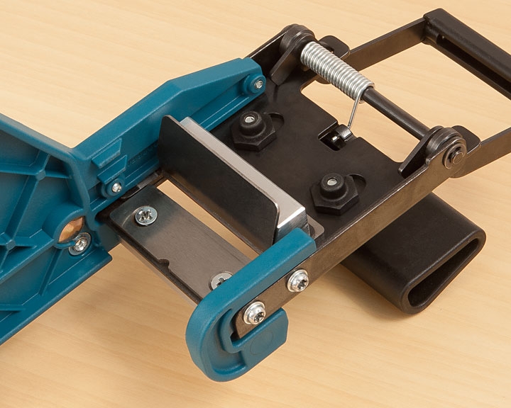 Buy Hand end trimmer for tapes up to 3 mm RC321S Online | Qetaat.com | First construction & industrial platform in Bahrain