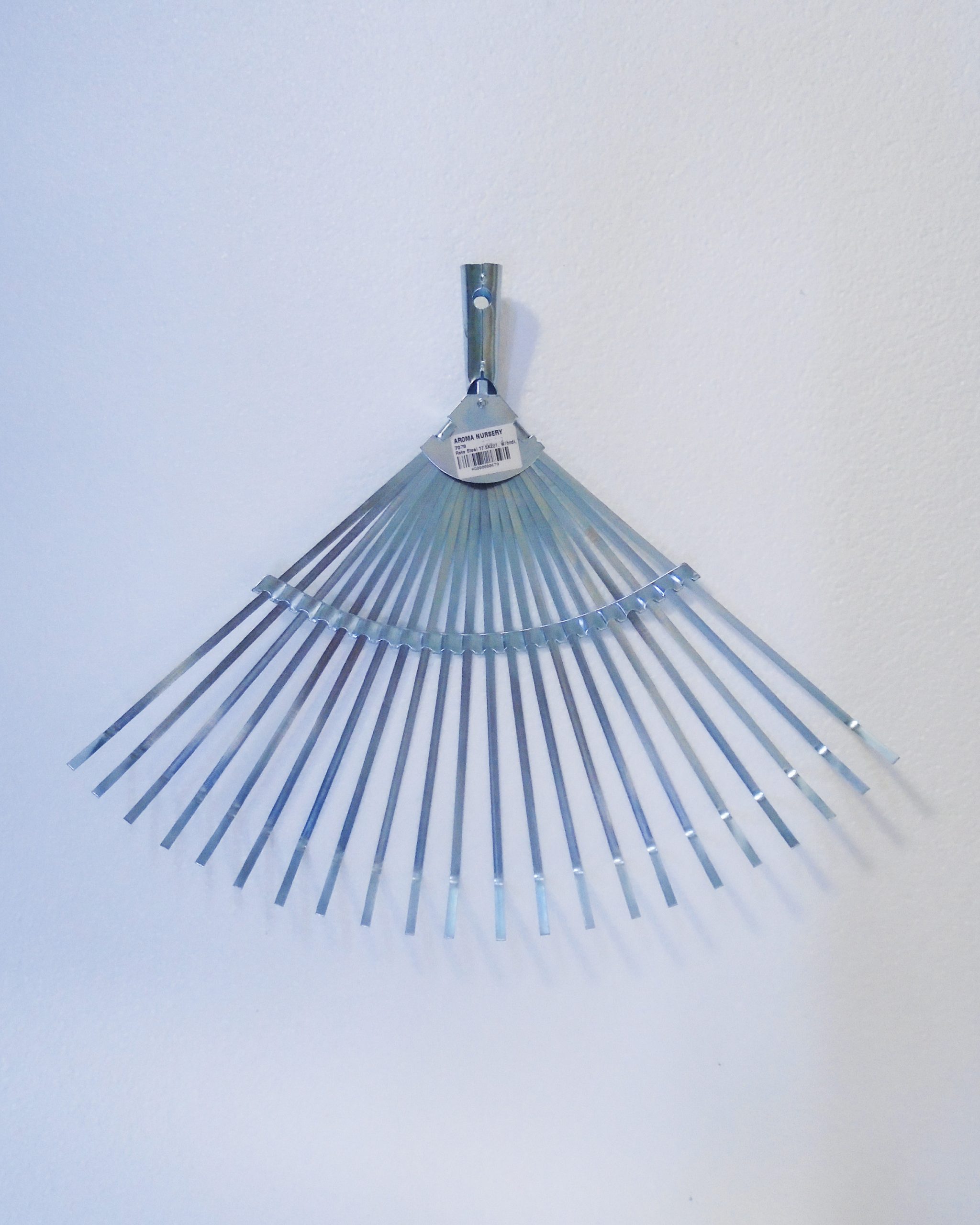 Buy Rake Steel 17.5 x 22t with Handle Online on Qetaat.com