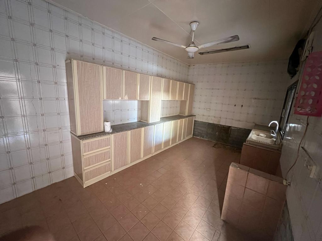 Corner villa for sale in Riffa, Bu Kwara