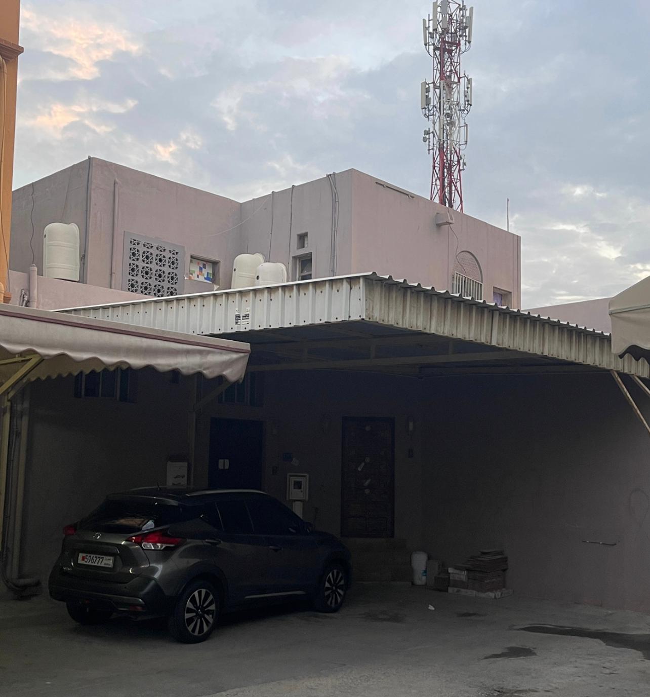For sale a housing house in Roundabout 17, Hamad Town