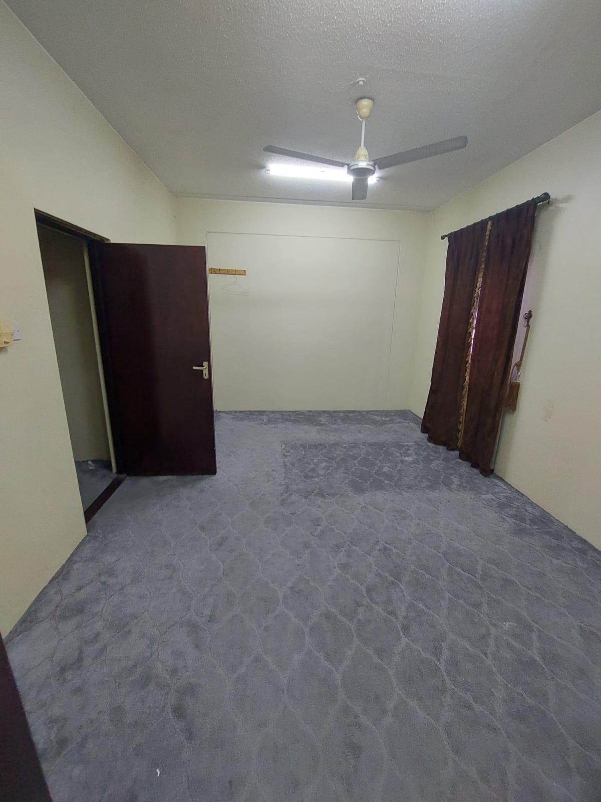For sale a housing house in Roundabout 17, Hamad Town
