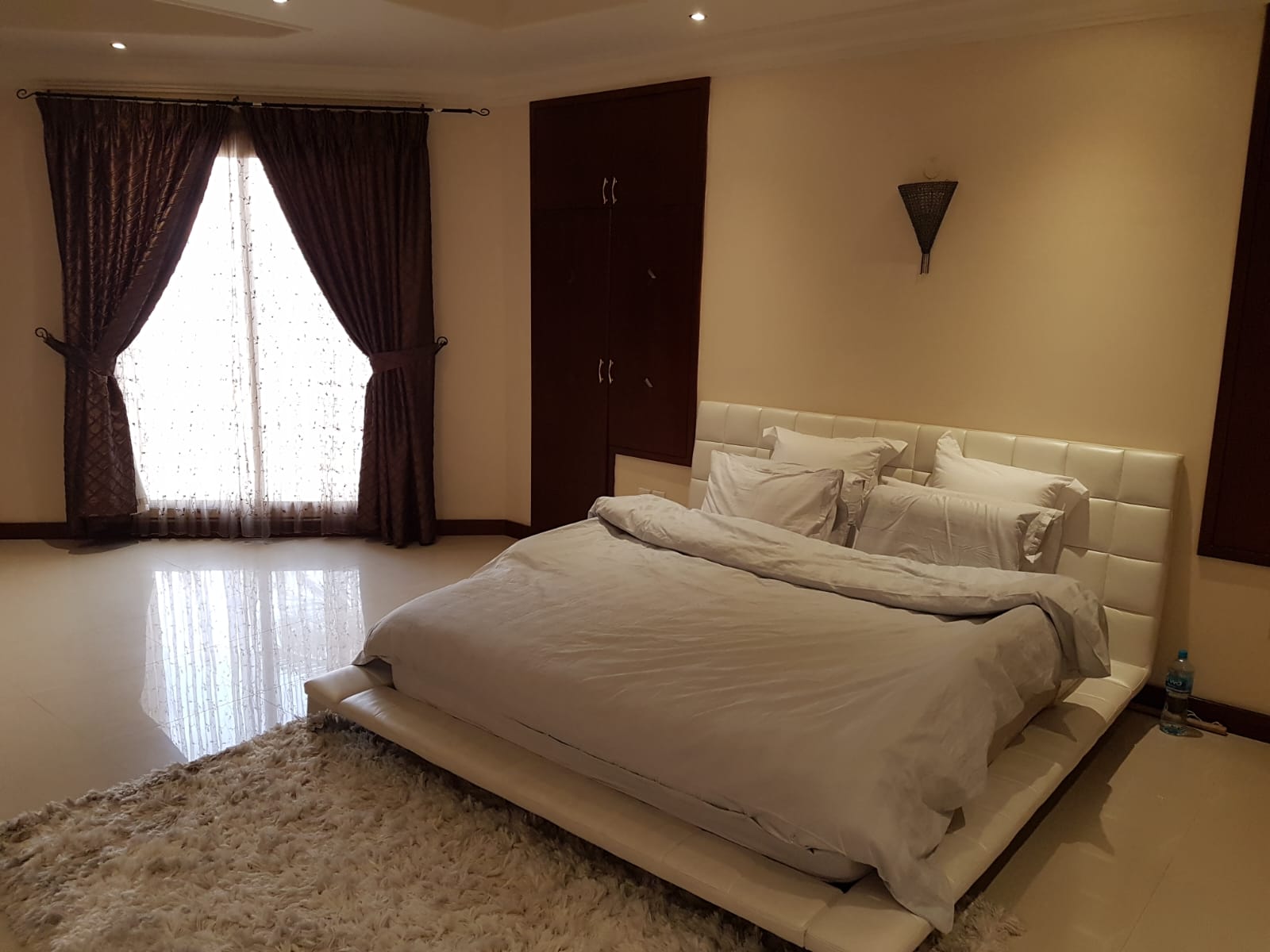 For sale an elegant villa in Saar (Saraya 1)