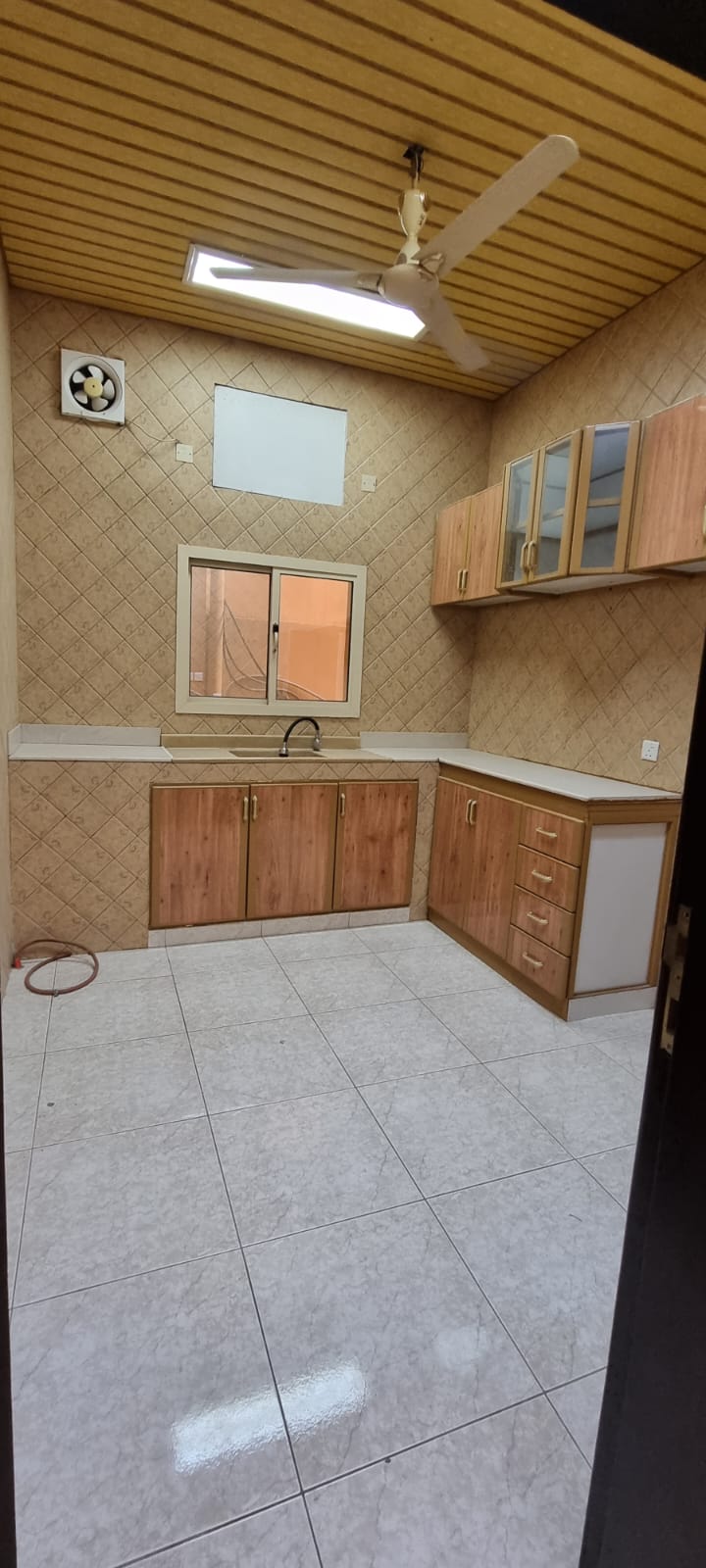 للإيجار شقة في سلماباد