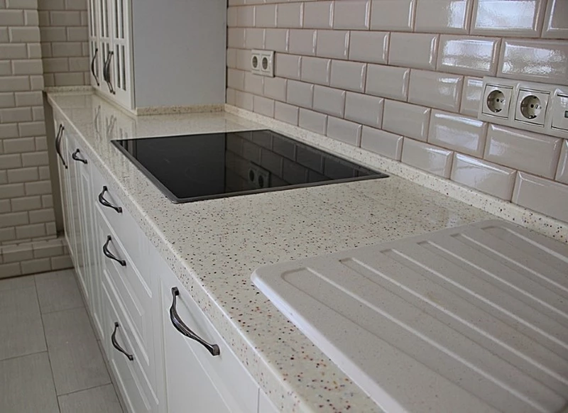 Staron - Fiesta - 3680 Mm X 760 Mm