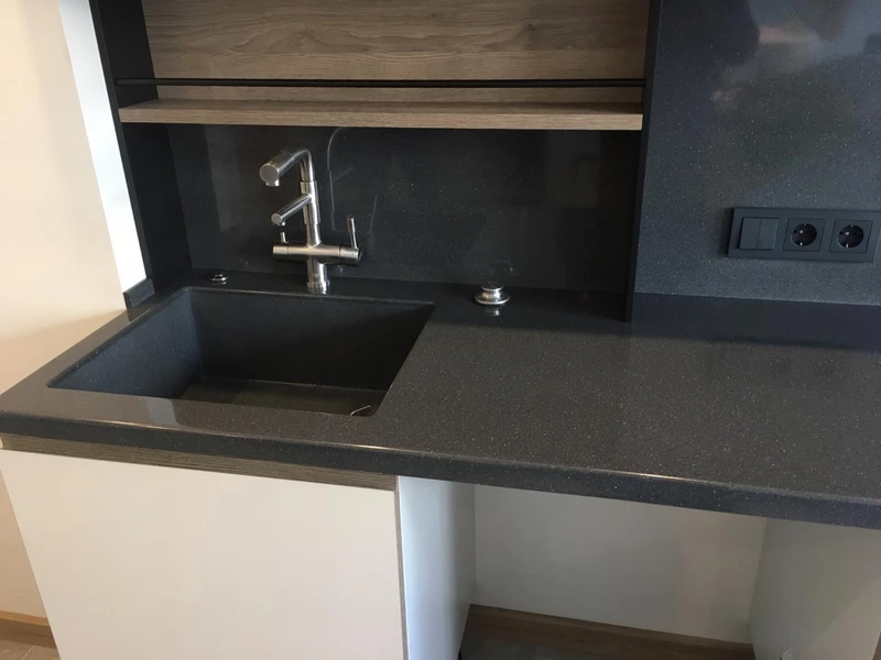 Staron - Sleeksilver - 3680 Mm X 760 Mm