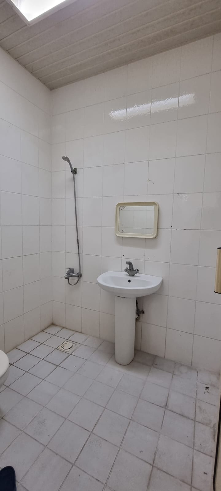 For rent an apartment in Ras Rumman