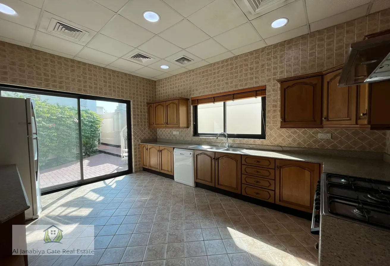 Villa for rent in Al Jasra