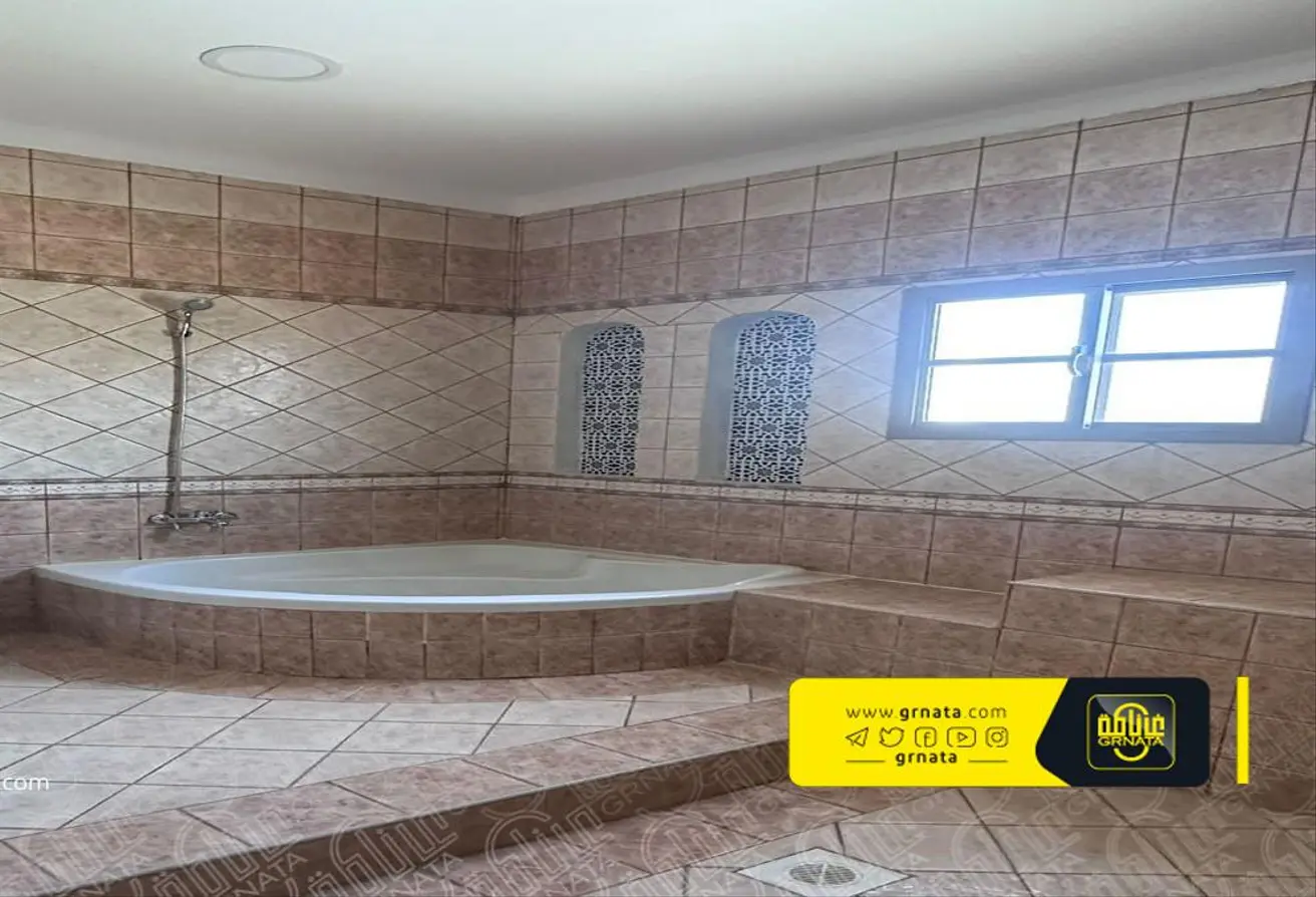 Flat In Bani Jamra Prime Location