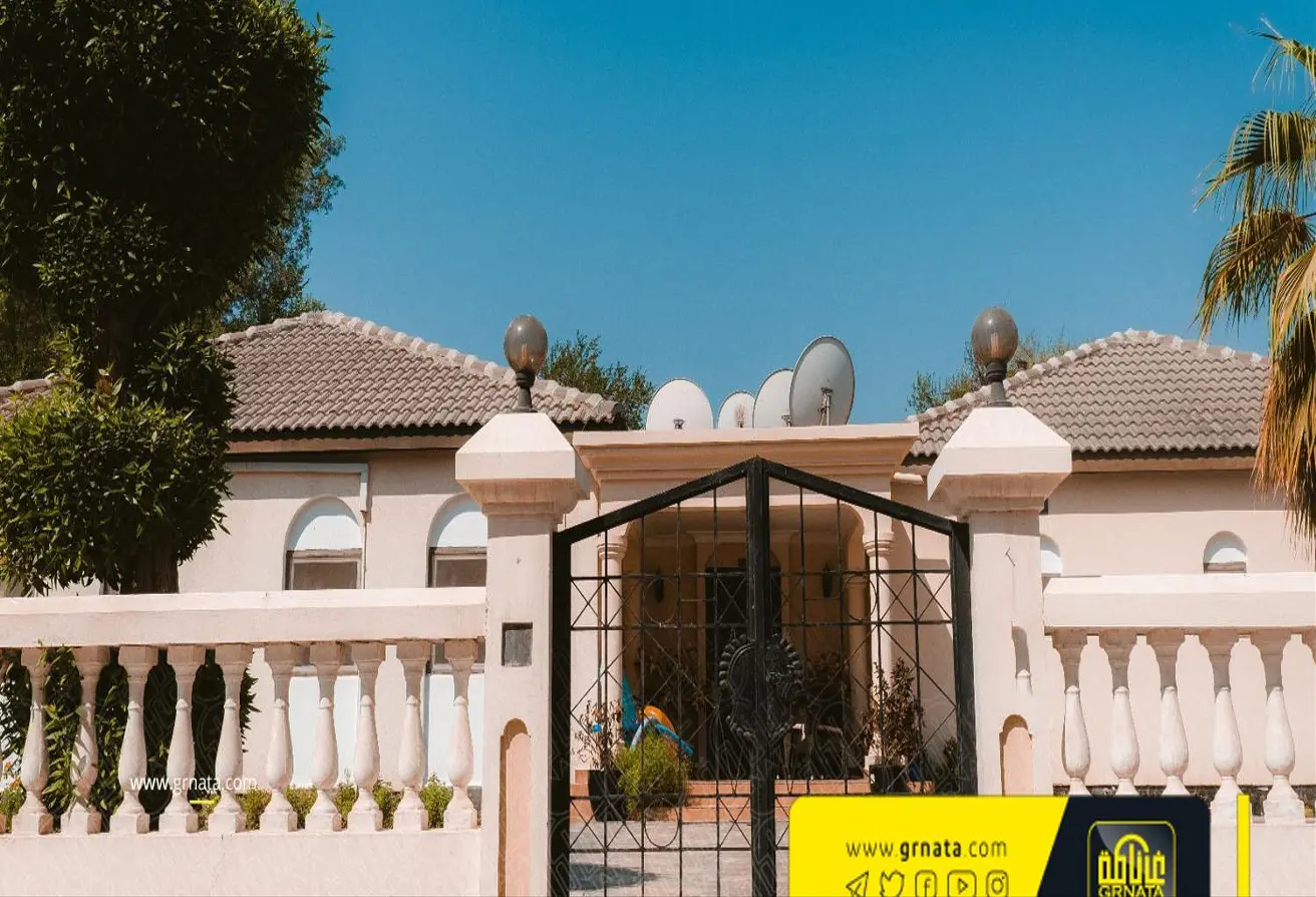 Luxury Villa For Rent  In Saar
