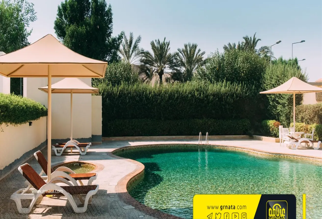 Luxury Villa For Rent  In Saar