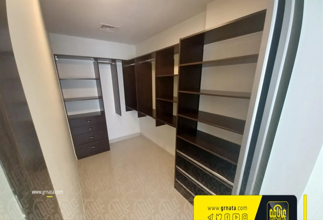 Flat For Sale In Amwaj 