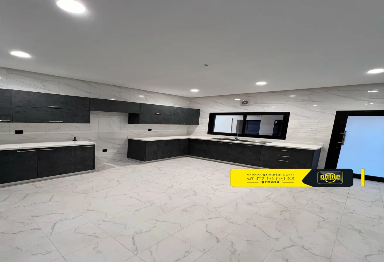 Villa For Sale In Adhari