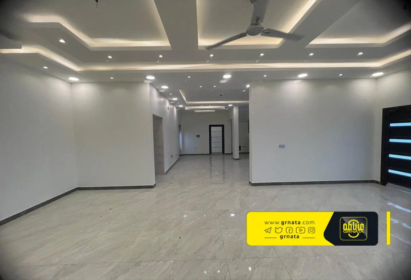 Villa For Sale In Hidd