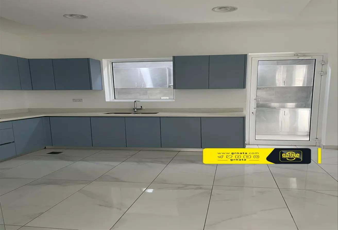Luxury Villa In Shakhoora For Sale