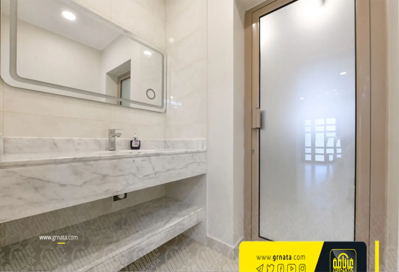 Villa in  Jidhafs  for Sale 