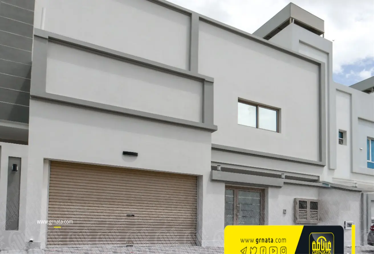 Villa in  Jidhafs  for Sale 