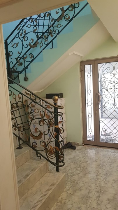 للبيع بيت في البحير